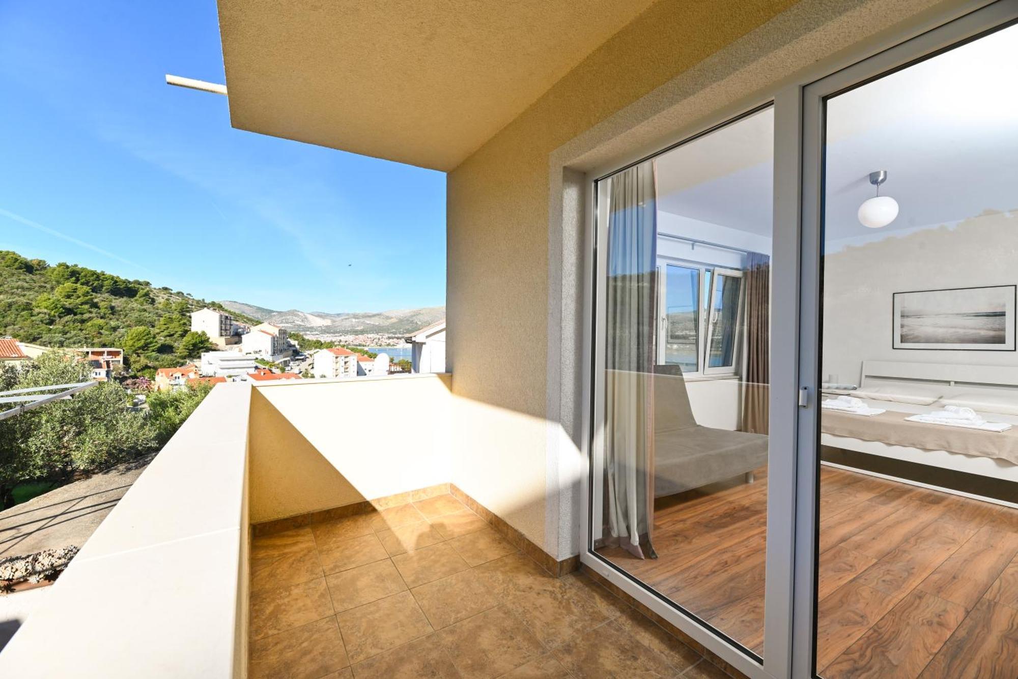 Apartments Bluesky โตรกีร์ ภายนอก รูปภาพ